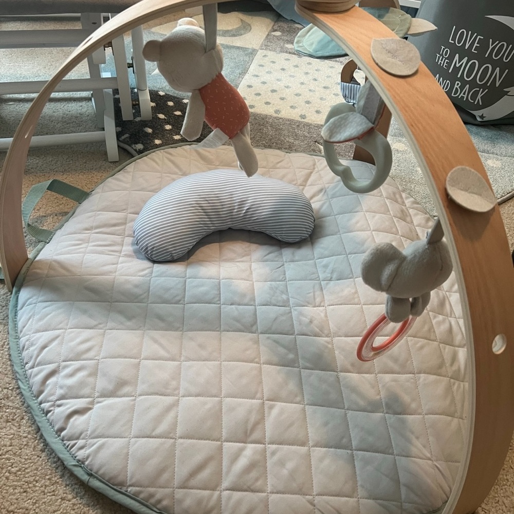 Tummy time play mat
